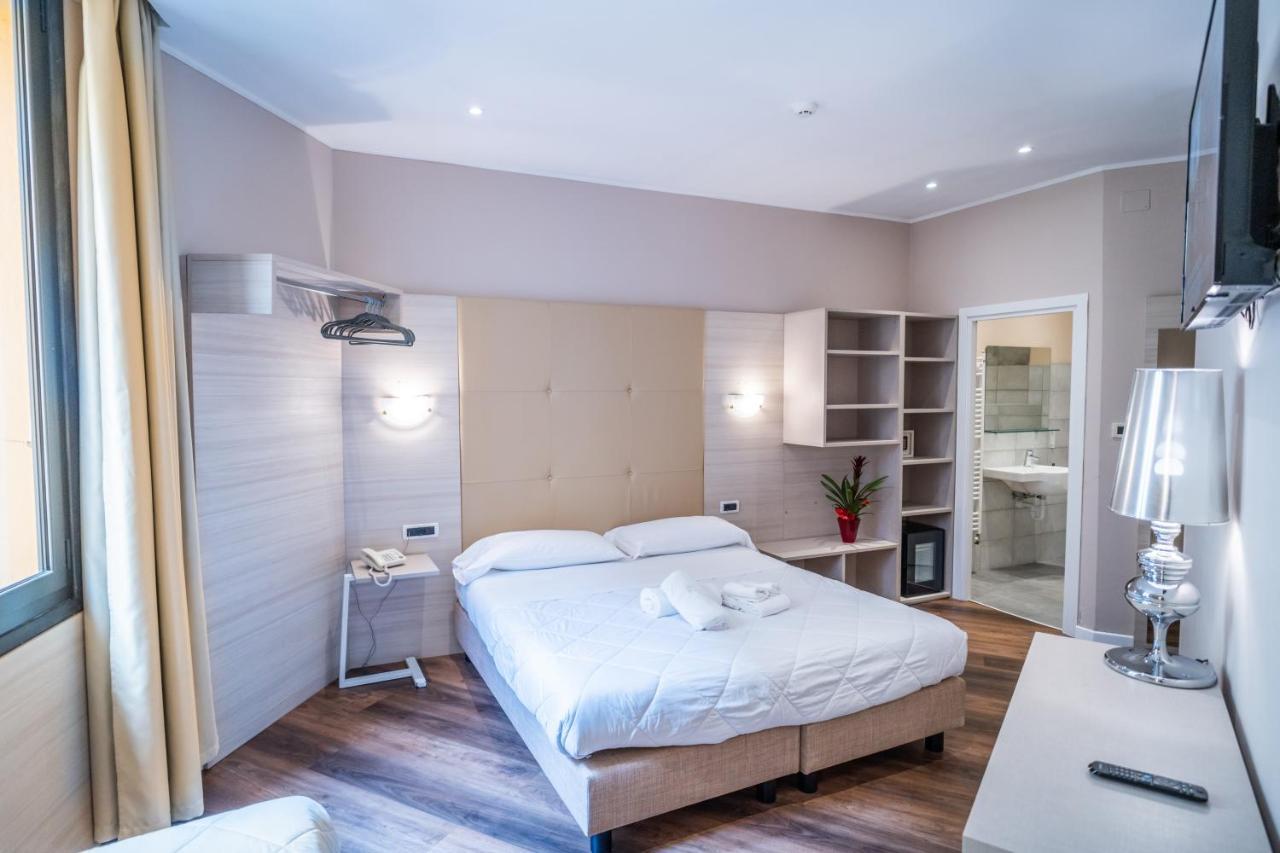 Hotel Globo Suite-Correnti Hotels San Remo Zewnętrze zdjęcie