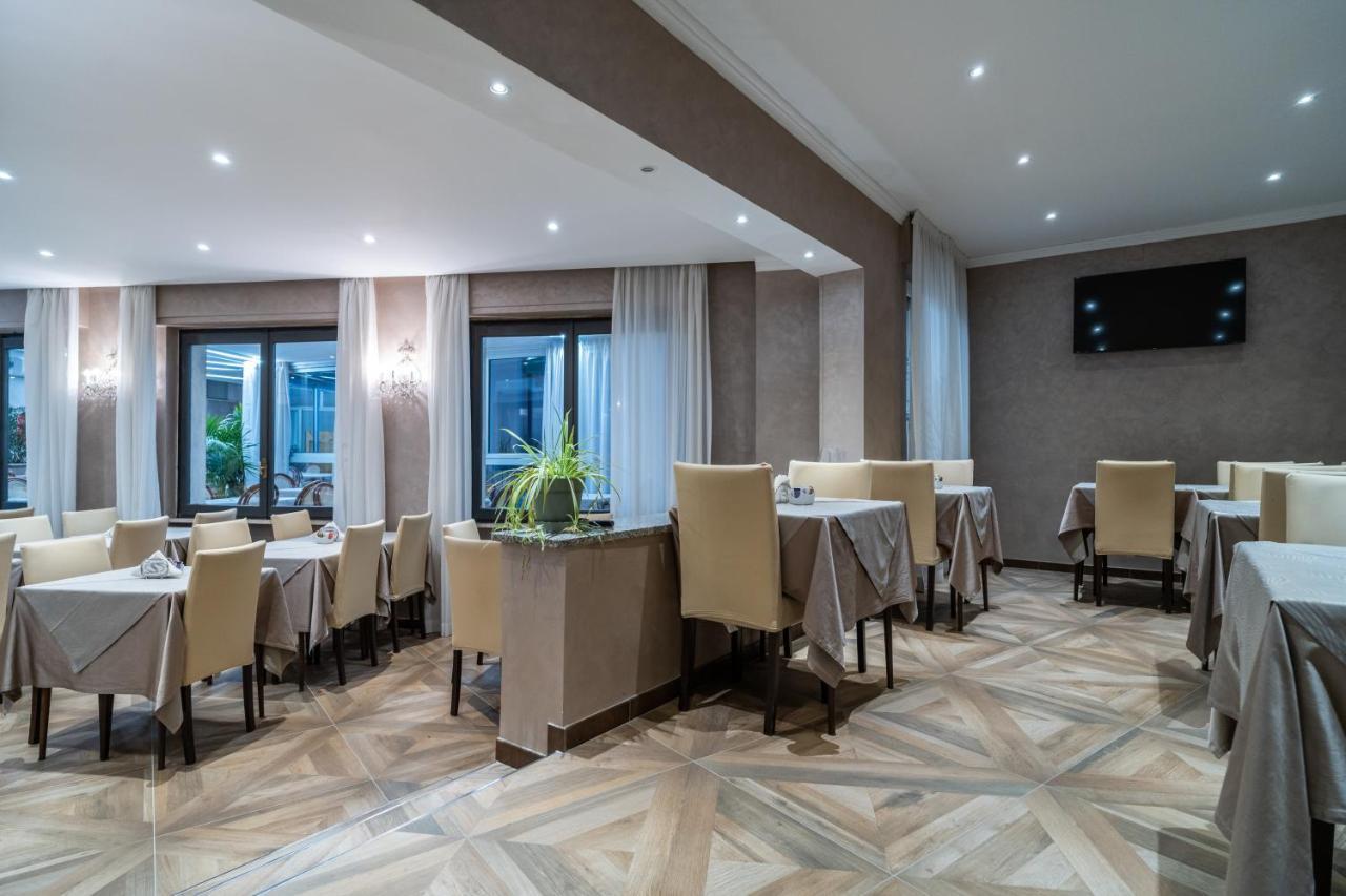 Hotel Globo Suite-Correnti Hotels San Remo Zewnętrze zdjęcie