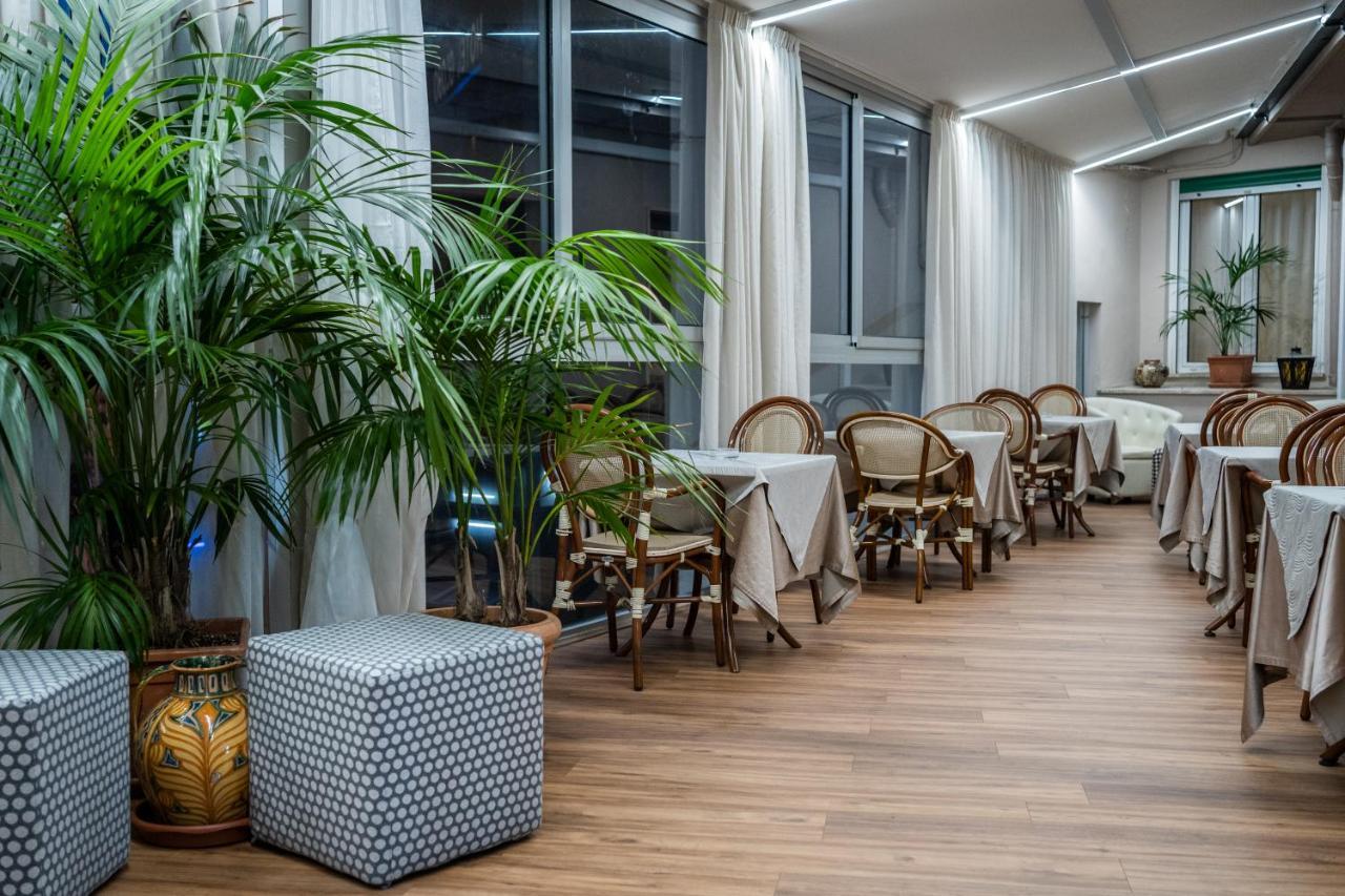 Hotel Globo Suite-Correnti Hotels San Remo Zewnętrze zdjęcie