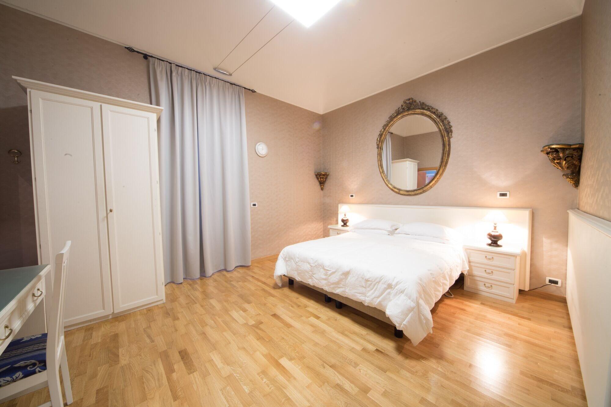 Hotel Globo Suite-Correnti Hotels San Remo Zewnętrze zdjęcie