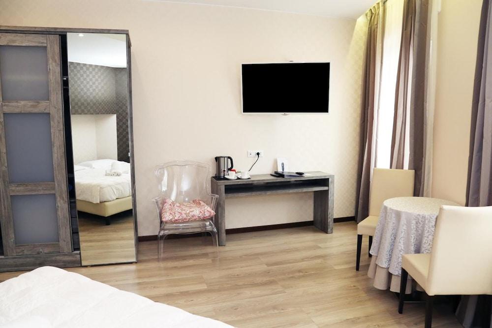 Hotel Globo Suite-Correnti Hotels San Remo Zewnętrze zdjęcie