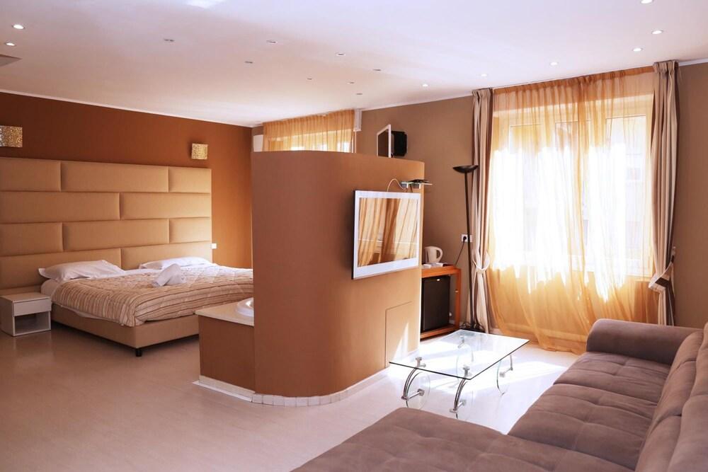 Hotel Globo Suite-Correnti Hotels San Remo Zewnętrze zdjęcie