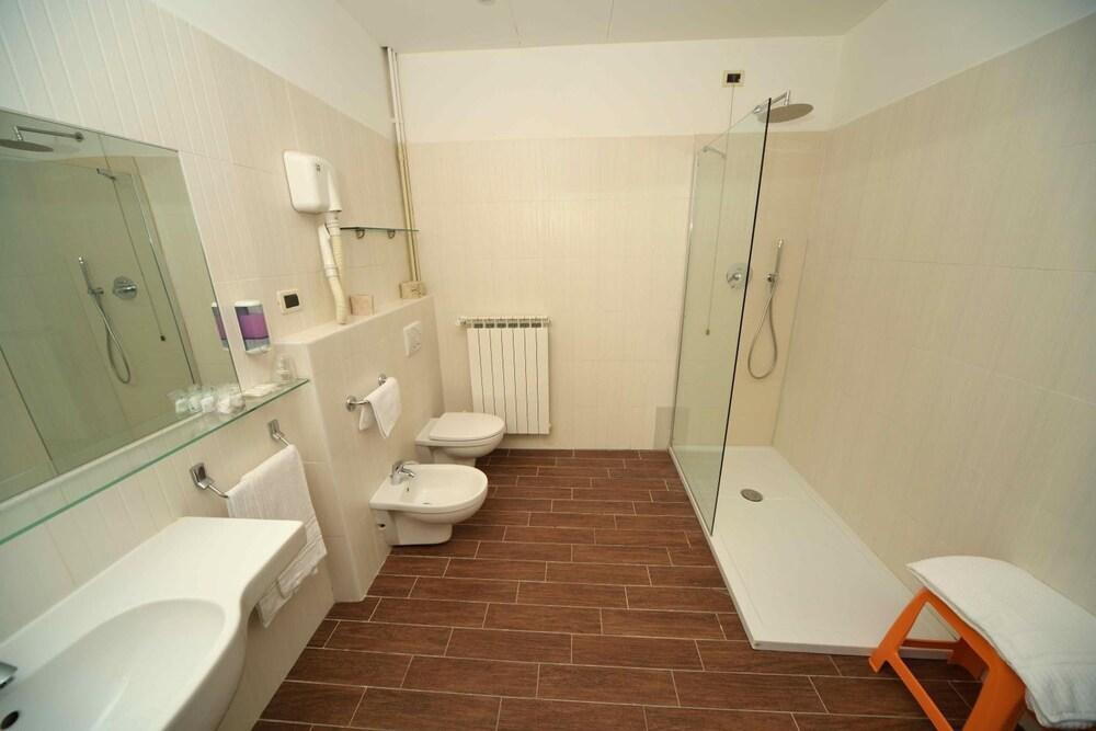 Hotel Globo Suite-Correnti Hotels San Remo Zewnętrze zdjęcie