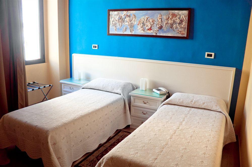 Hotel Globo Suite-Correnti Hotels San Remo Zewnętrze zdjęcie
